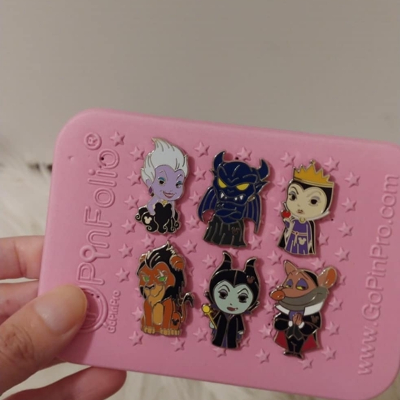 🖤FIRM! NWOT DISNEY PARKS 2024 DISNEY HIDDEN MICKEY VILLAINS MYSTERY PINS FULL S - Picture 10 of 11